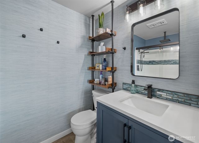 1818 E Lola Beach Lane, Oak Harbor, WA 98277
