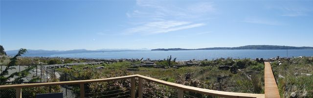 1818 E Lola Beach Lane, Oak Harbor, WA 98277