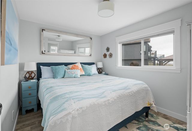 1818 E Lola Beach Lane, Oak Harbor, WA 98277