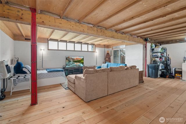 1818 E Lola Beach Lane, Oak Harbor, WA 98277