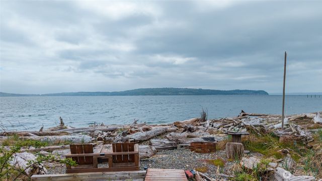 1818 E Lola Beach Lane, Oak Harbor, WA 98277