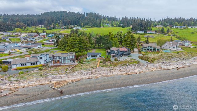 1818 E Lola Beach Lane, Oak Harbor, WA 98277