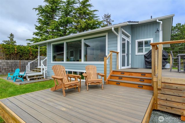 1818 E Lola Beach Lane, Oak Harbor, WA 98277