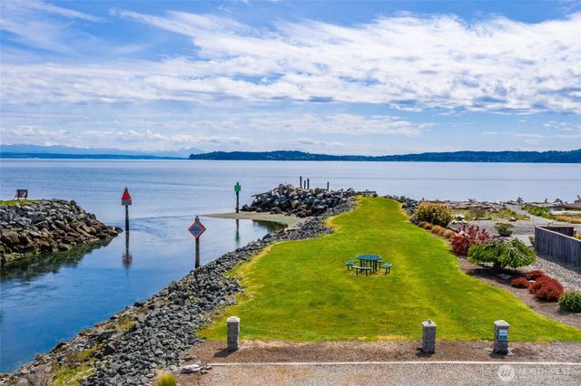 1818 E Lola Beach Lane, Oak Harbor, WA 98277