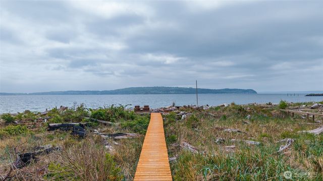 1818 E Lola Beach Lane, Oak Harbor, WA 98277
