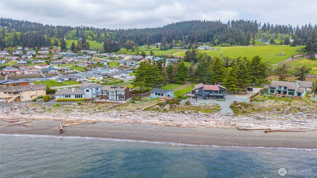 1818 E Lola Beach Lane, Oak Harbor, WA 98277