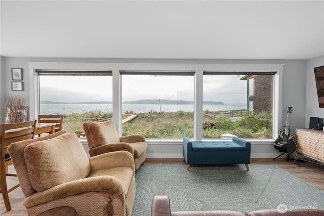 1818 E Lola Beach Lane, Oak Harbor, WA 98277