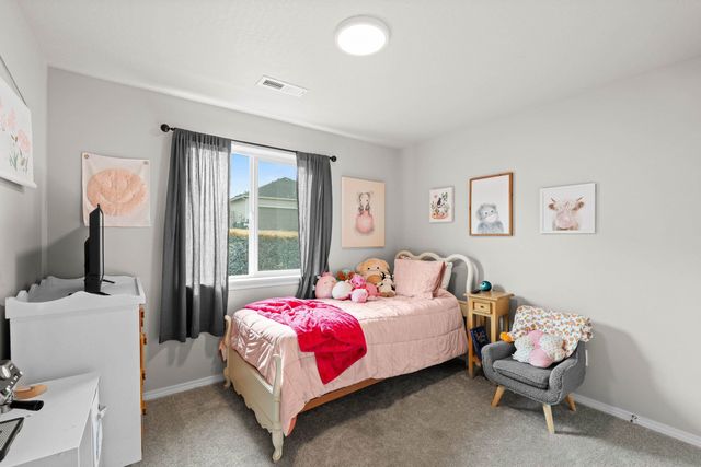 19694 E 3rd Ln, Spokane Valley, WA 99016