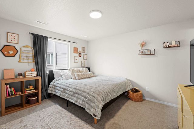 19694 E 3rd Ln, Spokane Valley, WA 99016