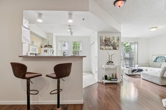 533 NE 3rd Avenue 321, Fort Lauderdale, FL 33301