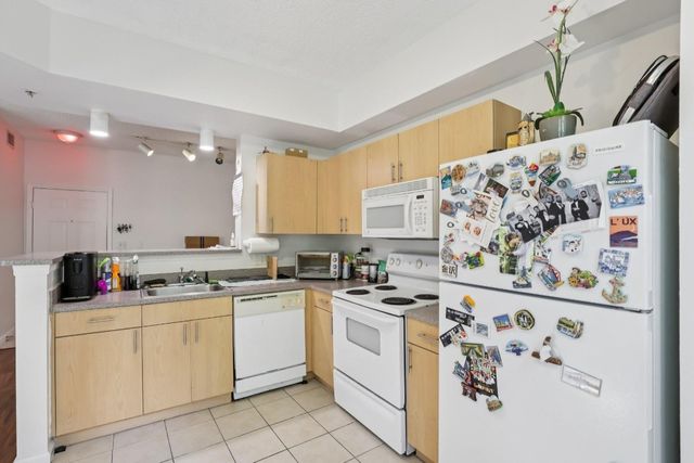 533 NE 3rd Avenue 321, Fort Lauderdale, FL 33301