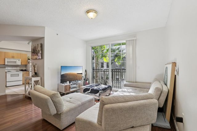 533 NE 3rd Avenue 321, Fort Lauderdale, FL 33301