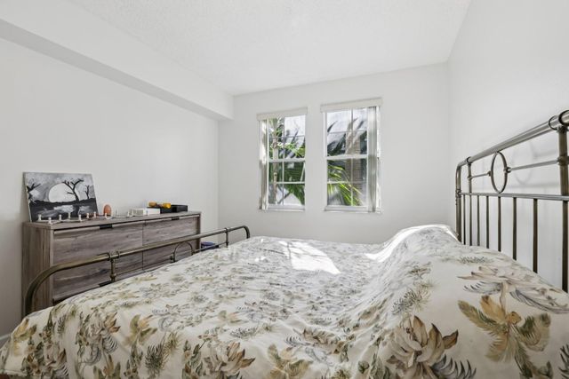 533 NE 3rd Avenue 321, Fort Lauderdale, FL 33301