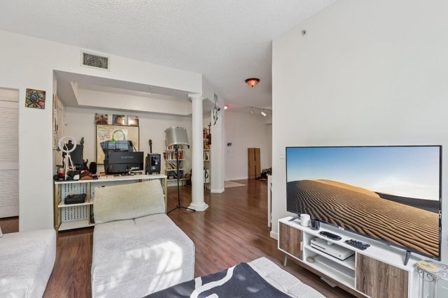 533 NE 3rd Avenue 321, Fort Lauderdale, FL 33301