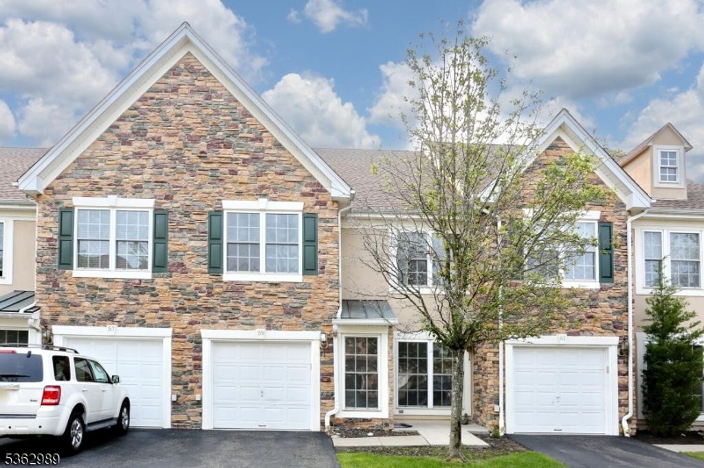 59 Magnolia Way, North Haledon Boro, NJ 07508