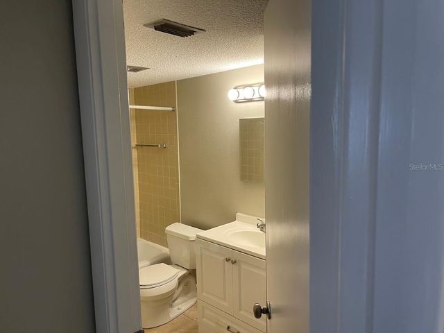 2763 WOODGATE LANE 111, Sarasota, FL 34231