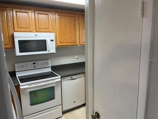 2763 WOODGATE LANE 111, Sarasota, FL 34231