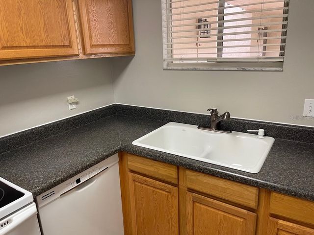 2763 WOODGATE LANE 111, Sarasota, FL 34231