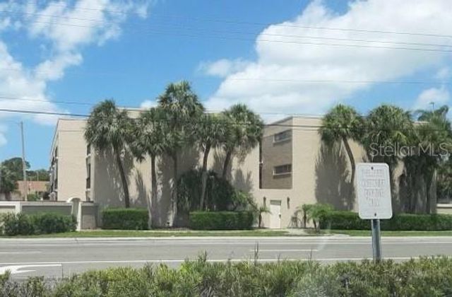 2763 WOODGATE LANE 111, Sarasota, FL 34231