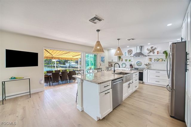1006 Lindgren BLVD, Sanibel, FL 33957