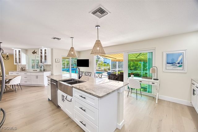 1006 Lindgren BLVD, Sanibel, FL 33957