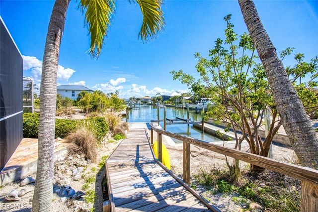 1006 Lindgren BLVD, Sanibel, FL 33957