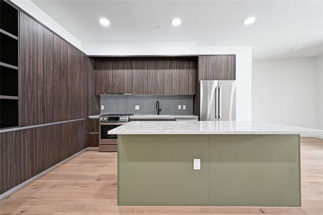 2209 S 1st ST 118, Austin, TX 78704
