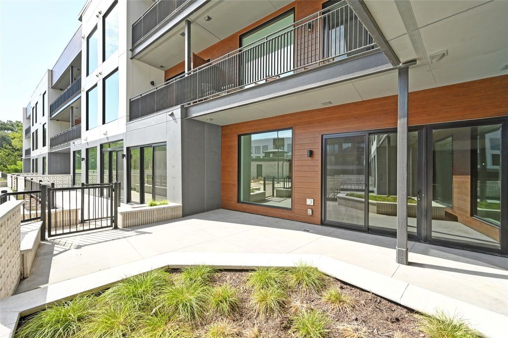 2209 S 1st ST 118, Austin, TX 78704