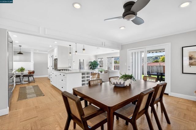 19 Lance Ct, Moraga, CA 94556