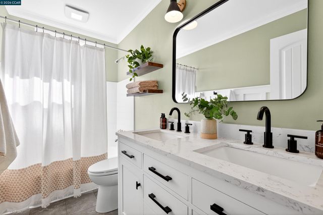 19 Lance Ct, Moraga, CA 94556