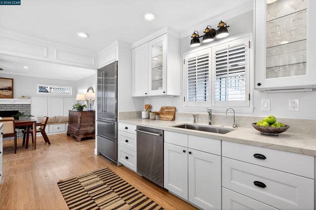 19 Lance Ct, Moraga, CA 94556