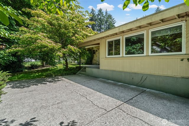 4045 149th Avenue SE, Bellevue, WA 98006