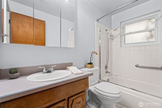 4045 149th Avenue SE, Bellevue, WA 98006