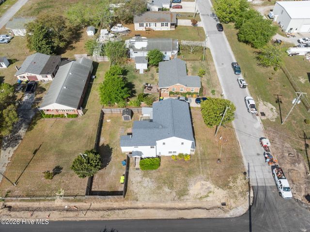 2501 Avery Street, Morehead City, NC 28557