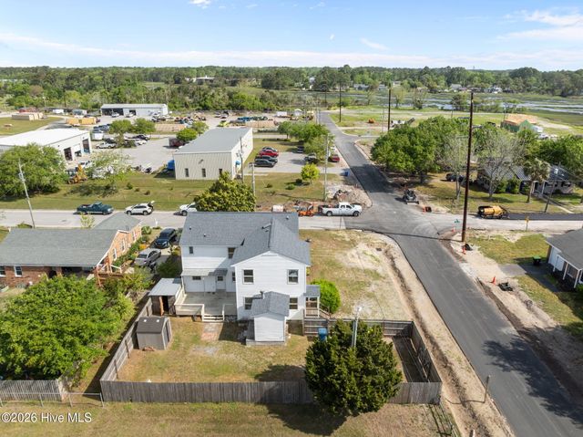 2501 Avery Street, Morehead City, NC 28557