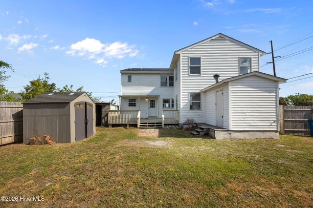 2501 Avery Street, Morehead City, NC 28557