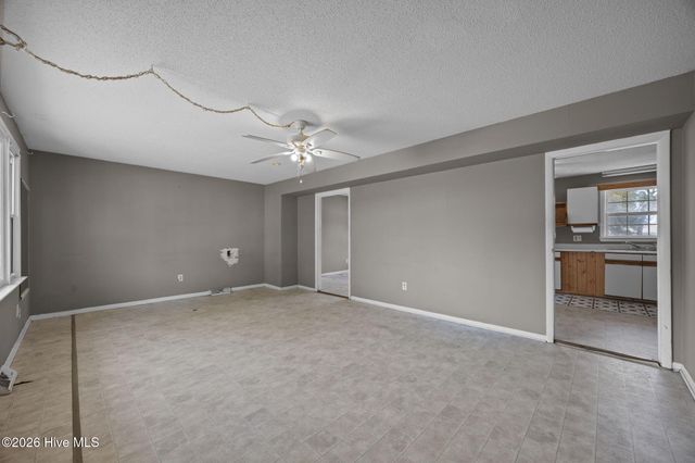 2501 Avery Street, Morehead City, NC 28557