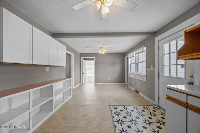 2501 Avery Street, Morehead City, NC 28557