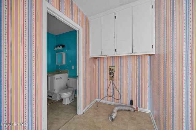 2501 Avery Street, Morehead City, NC 28557