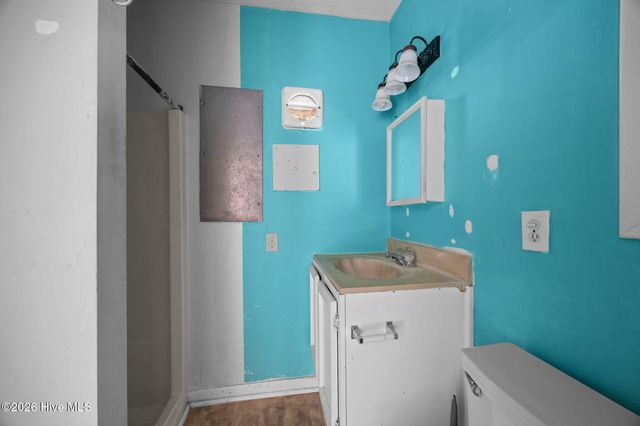 2501 Avery Street, Morehead City, NC 28557