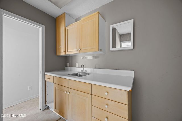 2501 Avery Street, Morehead City, NC 28557