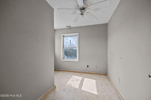 2501 Avery Street, Morehead City, NC 28557