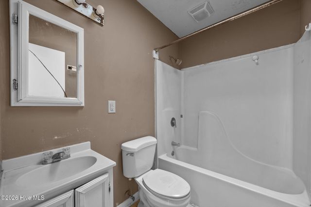 2501 Avery Street, Morehead City, NC 28557