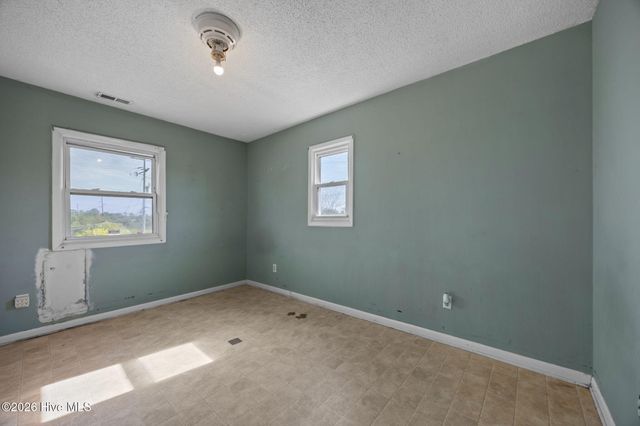 2501 Avery Street, Morehead City, NC 28557