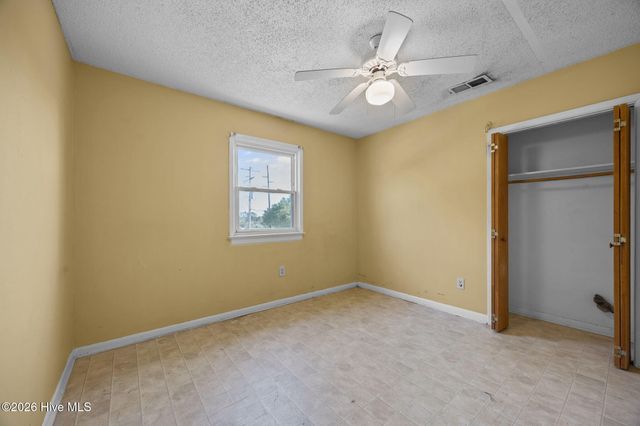 2501 Avery Street, Morehead City, NC 28557