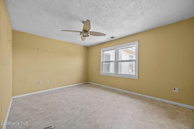 2501 Avery Street, Morehead City, NC 28557