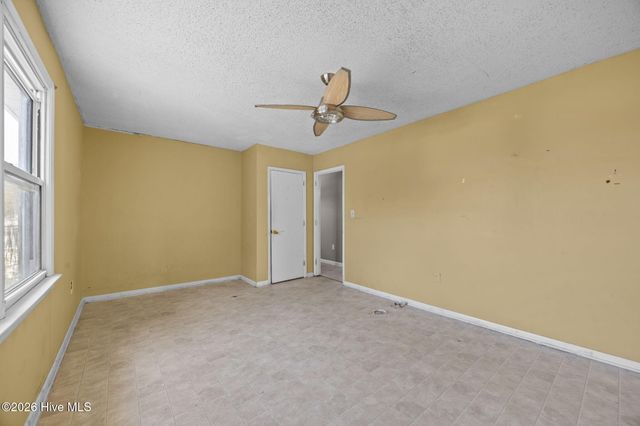 2501 Avery Street, Morehead City, NC 28557