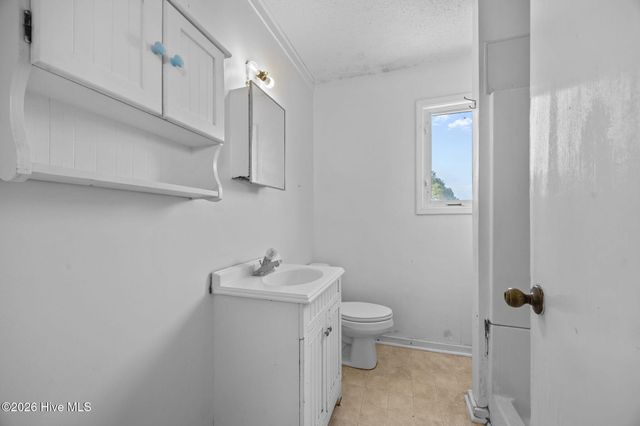 2501 Avery Street, Morehead City, NC 28557