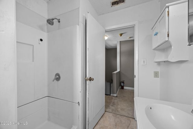 2501 Avery Street, Morehead City, NC 28557