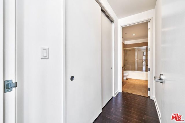 801 S Grand Avenue 2106, Los Angeles, CA 90017
